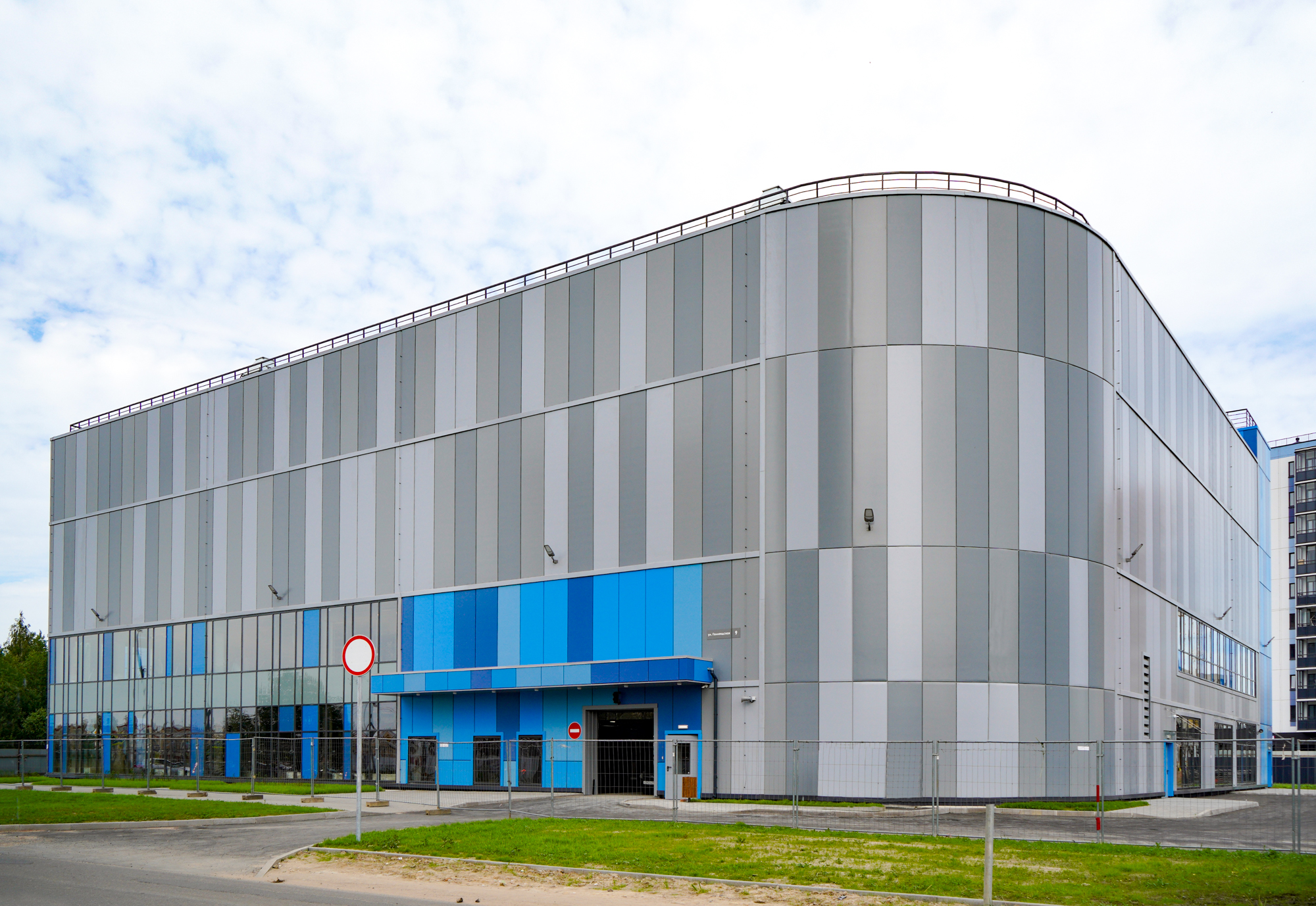 Радиусные фасадные элементы