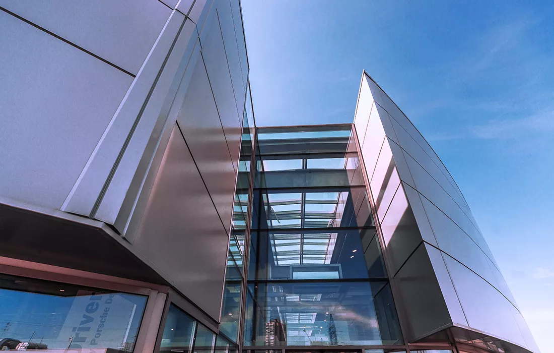 Автосалон «Порше»